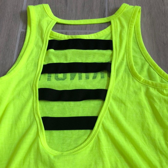 Victoria Sport muscle tee - Picture 2 of 4